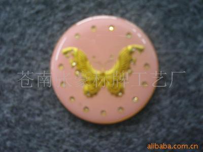 從木質(zhì)到水晶 張豪標牌的工藝傳承與創(chuàng)新